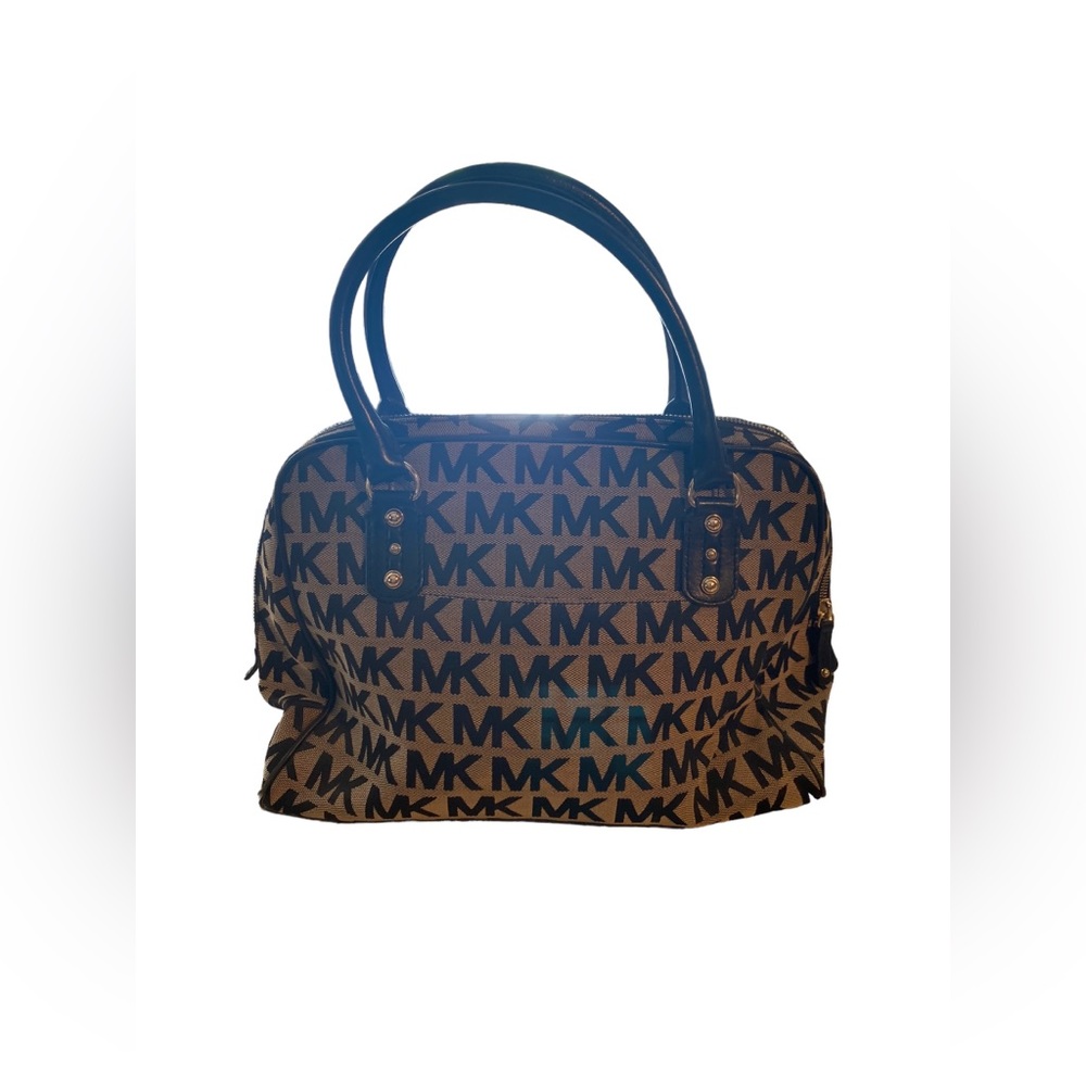 FIRE SALE 🔥🔥 Michael Kors MK Satchel Bowling Bag Tote Medium/Large Size - Picture 2 of 15